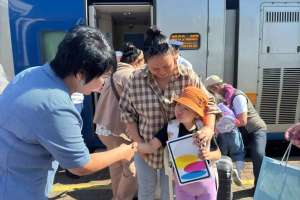 Елорда вокзалында бес миллионыншы жолаушыны салтанатты түрде қарсы алды