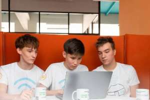 Колледж студенттері NASA ғарыштық қосымшалар байқауында өз жобаларын ұсынады