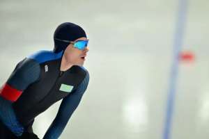 Евгений Кошкин конькимен жүгіруден әлем кубогы кезеңінде алтыннан алқа тақты