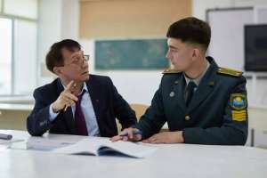 Ұлттық ұлан курсанты оқулық әзірледі