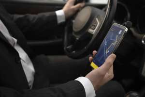 Астанада такси жүргізушісі жолаушы қызды көліктен шығармай қойған