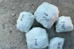 Шымкентте полицейлер жүргізушіден есірткі тәркіледі