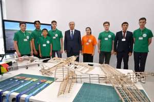 Президент балаларға арналған IQostanay smart орталығын аралап көрді