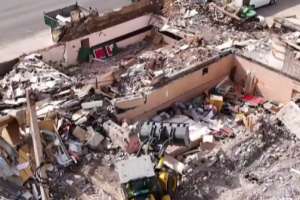 Астанада тозығы жеткен үйлер мен ескі сауда нысандары сүріліп жатыр