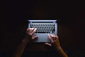 Алматылық танысу сайтында қызбен танысамын деп, басы бәлеге қалды