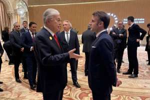 Мемлекет басшысы Франция Президенті Эмманюэль Макронмен кездесті