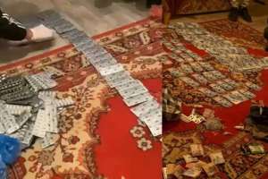 Ақтөбеде заңсыз дәрі-дәрмек сақтағандар ұсталды