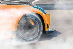 Елордада дрифт жасаған 12 көлік жүргізушісі жазаланды