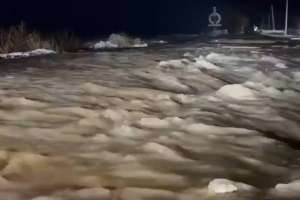 Ақмола облысында жүздеген құтқарушы су тасқыны салдарымен күресіп жатыр