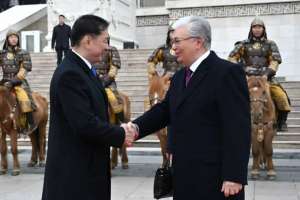 Моңғолияға мемлекеттік сапармен келген Қасым-Жомарт Тоқаевты салтанатты түрде қарсы алды