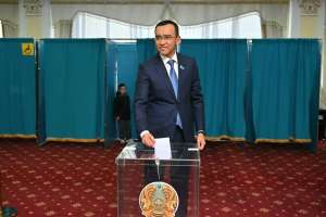 Сенат төрағасы Мәулен Әшімбаев референдумда дауыс берді