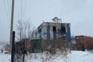 Елордада үш қабатты ғимаратты шарпыған өрт сөндірілді