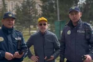 64 жастағы италиялық қызбен кездесу үшін Оралға келген