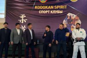 Париж Олимпиадасының чемпионы Елдос Сметов астаналық жастармен кездесті