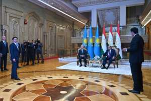 Тоқаев пен Рахмонға электрондық үкімет саласындағы ынтымақтастық туралы есеп берілді