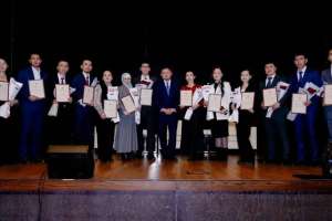 17 жас ғалымға пәтер сертификаттары табысталды