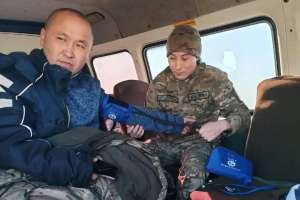 Әскери қызметші жол апатынан зардап шеккендерге көмек көрсетті