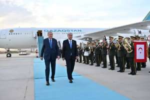Тоқаев Түркияға ресми сапармен келді