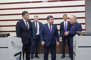 Сенаторлар цифрландырудың артықшылығы мен қаупі туралы мәселелерді талқылады