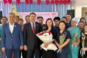 Мәслихат төрағасы әлеуметтік қызметкерлерді мерекемен құттықтады