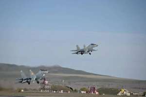 Әскери ұшақтар Астанадағы мерейтойлық шеруге дайындалып жатыр