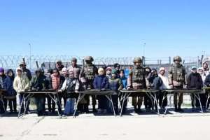 Елордалық оқушылар Жеңіс парадына қатысушылармен кездесті