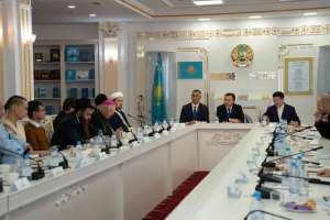 Дөңгелек үстелде еңбек адамының мәртебесін арттыру мәселесі талқыланды