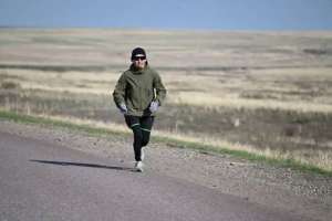 Жеңістің 80 жылдығы: Әскери қызметші 80 шақырымдық марафонды ардагерлерге арнады