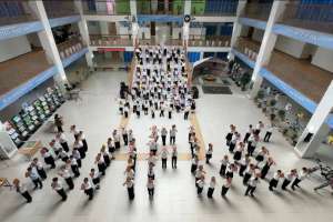 Елорда мектебінде оқушылар ұстаздарына ерекше алғыс білдірді