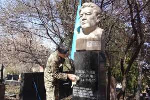 «Жеңіске 100 күн» акциясы: Алматыда соғыс қаһармандарын еске алды