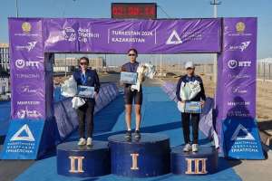 Триатлоннан Азия кубогы: елордалық спортшылар жеңіс тұғырынан көрінді