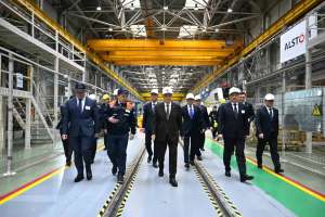 Қасым-Жомарт Тоқаев елордадағы электровоз құрастыру зауытының жұмысымен танысты