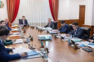 Олжас Бектенов қолжетімді баспана мәселесі бойынша кеңес өткізді