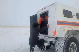 Абай облысында ер адам қар құрсауынан құтқарылды