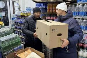 Мәслихат депутаттары зейнеткерлер мен аз қамтылған отбасыларға азық-түлік  таратты