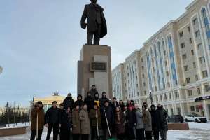 Астанада Қалибек Қуанышбаев театрының маңында сенбілік өтті