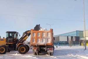 Астанада қар күреуге 2 мыңға жуық жол жұмысшы шықты