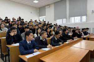 Астаналық оқушылар есірткінің зияны туралы диктант жазды