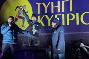 Жеңіске бірге жүгір: Астаналықтар ерекше түнгі жүгіріске қатысты