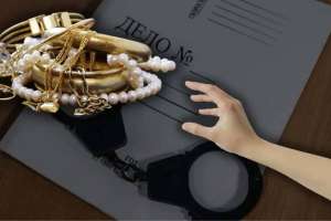 Астанада күтуші әйел жарты млн теңгенің алтын бұйымдарын ұрлаған