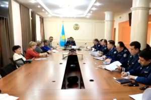 Елордада полицейлер тұрғындардың өзекті мәселелерін талқылады