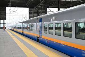 «Қазақстан темір жолы» АҚ басшысы жолаушылардан кешірім сұрады