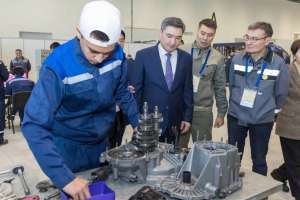 Бектенов WorldSkills Kazakhstan кәсіби-техникалық дағдылар чемпионатының қатысушыларымен кездесті