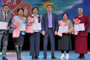 Елордада әлеуметтік қорғау жүйесі қызметкерлері марапатталды