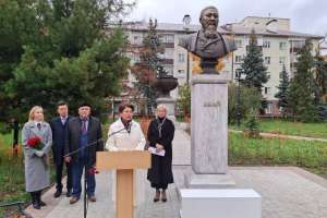 Татарстанда Абай Құнанбайұлының ескерткіш-бюсті ашылды
