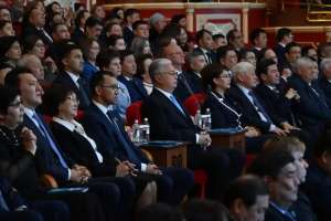 Мемлекет басшысы Республика күніне арналған мерекелік концертті тамашалады