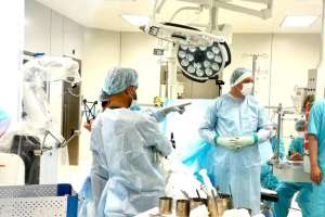 Елордада роботталған жүйенің көмегімен эндопротездеу бойынша бірегей ота жасалды