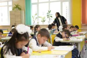 Мұғалімдерге гүл сыйлауға бола ма