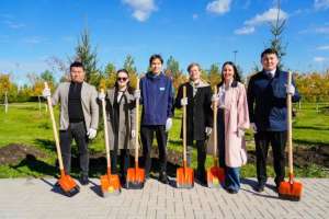 Шахматтан Қазақстан құрамасы елордада ағаш отырғызды