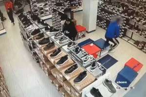 Елордалық полицейлер спорт дүкеніне ұрлыққа түскендерді ұстады